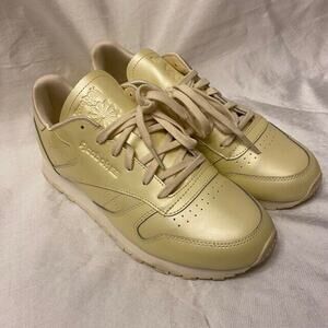 Reebok Size Womens 10.5 Classic Athletic Sneaker Pearl Yellow Y2K Tennis Shoes